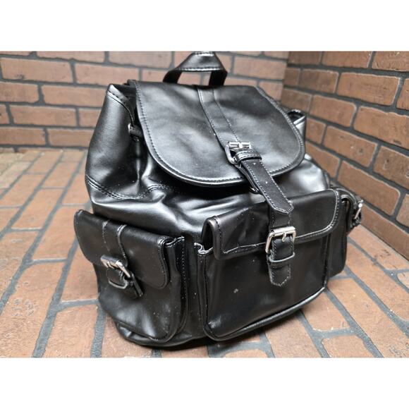 Just Fab Black Faux Leather Pebbled Backpack Adjustable Straps Fold Over Flap - Picture 1 of 7